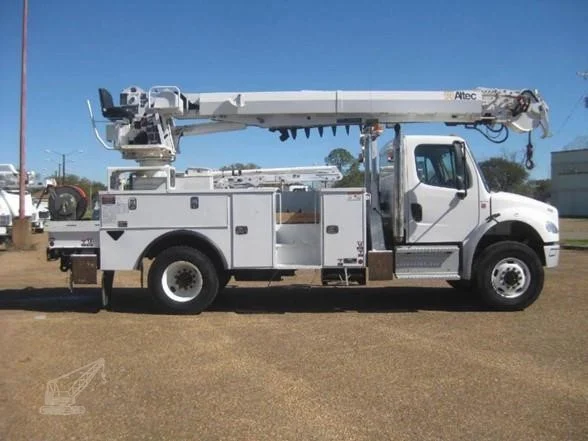 2020 ALTEC DC47 MOUNTED ON 2020 FREIGHTLINER BUSINESS CLASS M2 106
