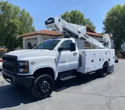 2023 Versalift VST40MHI MOUNTED ON 2023 CHEVROLET KODIAK C5500