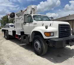 1997 TEREX COMMANDER 4045 MOUNTED ON 1997 FORD F800