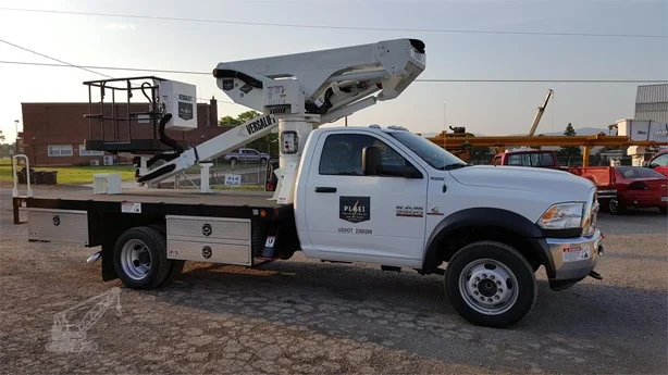 2015 Versalift VST43TN MOUNTED ON 2015 DODGE RAM 5500 Bucket Trucks / Service Trucks for Rent