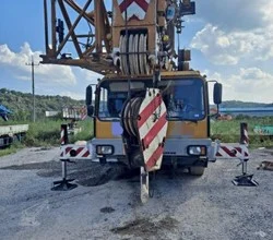 2001 LIEBHERR LTM1090-2