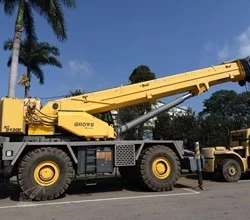 2011 GROVE RT9130E