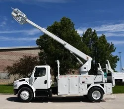 2017 Altec T40P MOUNTED ON 2017 FREIGHTLINER BUSINESS CLASS M2 106