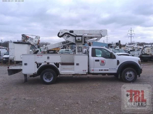 2019 VERSALIFT VST40MHI MOUNTED ON 2019 FORD F550
