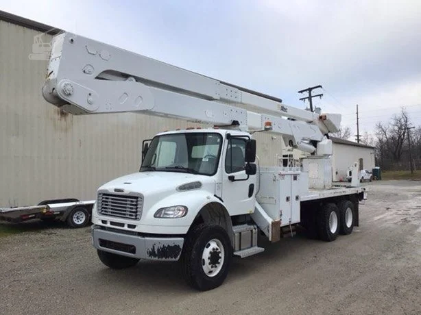 2020 ALTEC A77T MOUNTED ON 2020 FREIGHTLINER BUSINESS CLASS M2 106