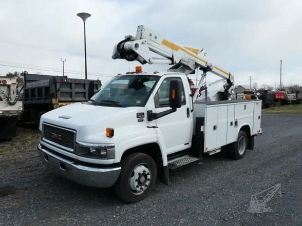 2006 ALTEC A65 MOUNTED ON 2006 GMC TOPKICK C5500