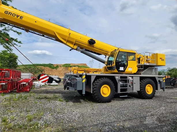 2023 GROVE GRT655