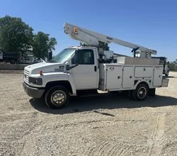2005 Versalift TEL29 MOUNTED ON 2005 GMC TOPKICK C4500