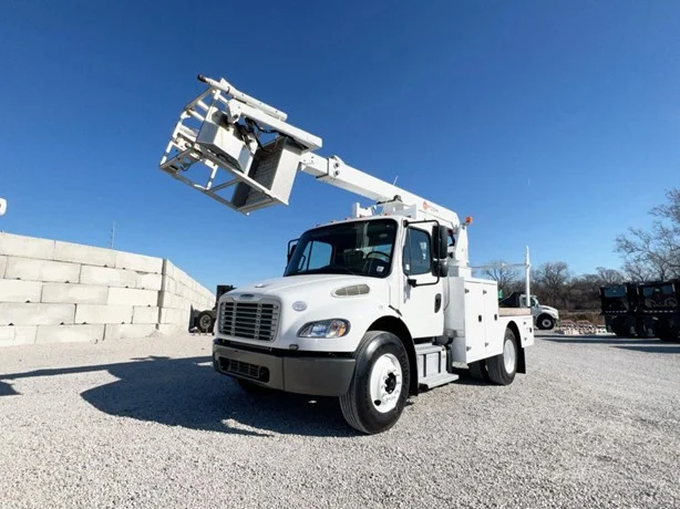2019 POSI-PLUS 800-40 MOUNTED ON 2019 FREIGHTLINER BUSINESS CLASS M2 106