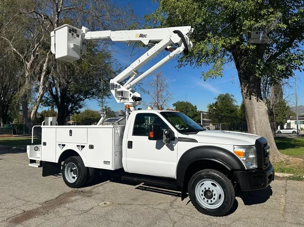 2013 ALTEC AT37G MOUNTED ON 2013 FORD F550 SD