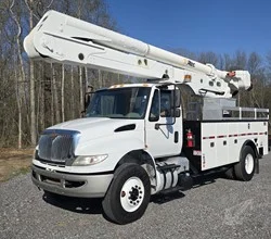 2017 Altec AA55 MOUNTED ON 2017 INTERNATIONAL DURASTAR 4300