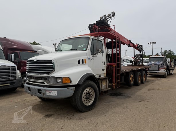 2004 FASSI F230SE MOUNTED ON 2004 STERLING L9500
