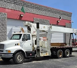 1998 Pioneer 4000 MOUNTED ON 1998 FORD LT9513