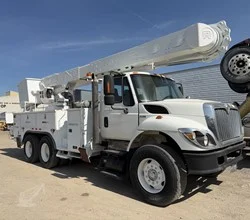 2010 Altec AM55 MOUNTED ON 2010 INTERNATIONAL WORKSTAR 7400