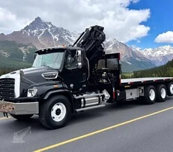 2014 Hiab XS322E-5 HIPRO MOUNTED ON 2014 FREIGHTLINER 114SD