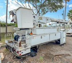 2013 Altec AM855