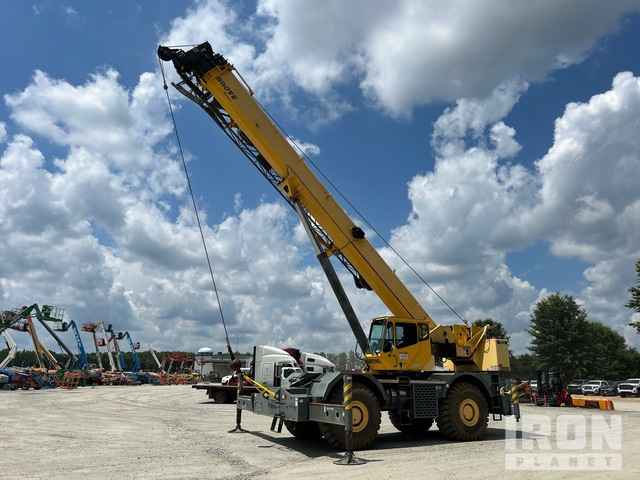 2010 Grove RT880E