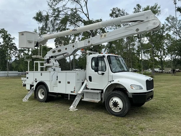 2019 Altec AA55 MOUNTED ON 2020 FREIGHTLINER BUSINESS CLASS M2 106