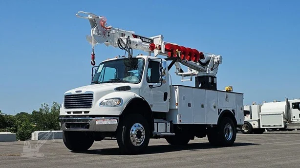 2018 TEREX COMMANDER 4047 MOUNTED ON 2019 FREIGHTLINER BUSINESS CLASS M2 106