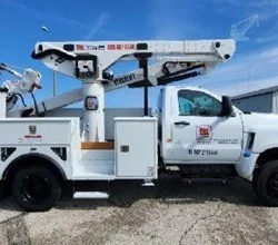 2023 VERSALIFT VST47MHI MOUNTED ON 2023 CHEVROLET SILVERADO 5500HD