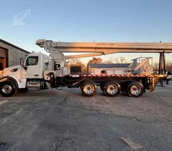 2019 NATIONAL 14127 MOUNTED ON 2019 PETERBILT 567