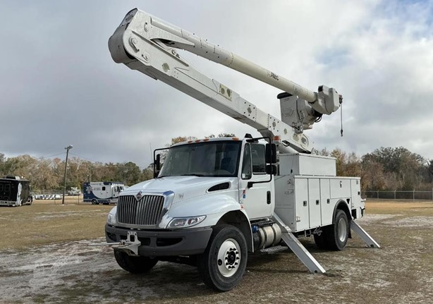 2018 ALTEC AA55 MH MOUNTED ON 2018 INTERNATIONAL DURASTAR 4300