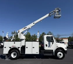2019 Altec T40P MOUNTED ON 2019 FREIGHTLINER BUSINESS CLASS M2 106