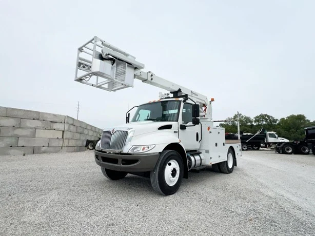 2022 POSI-PLUS 800-40 MOUNTED ON 2023 INTERNATIONAL MV