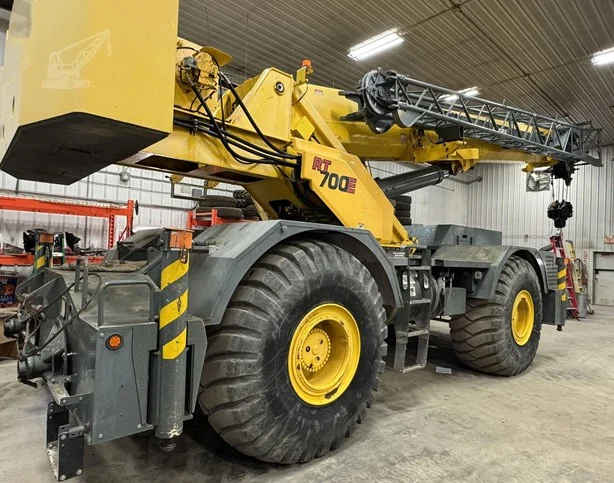 2011 GROVE RT700E