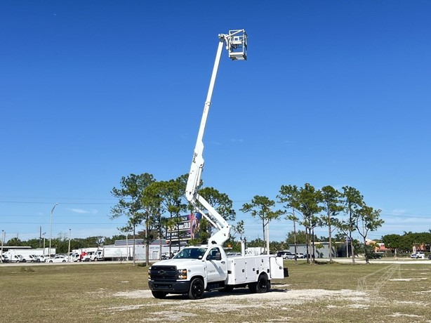 2024 DUR-A-LIFT DCP36 MOUNTED ON 2024 CHEVROLET SILVERADO 5500HD