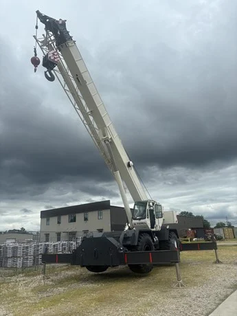 2011 TEREX RT780