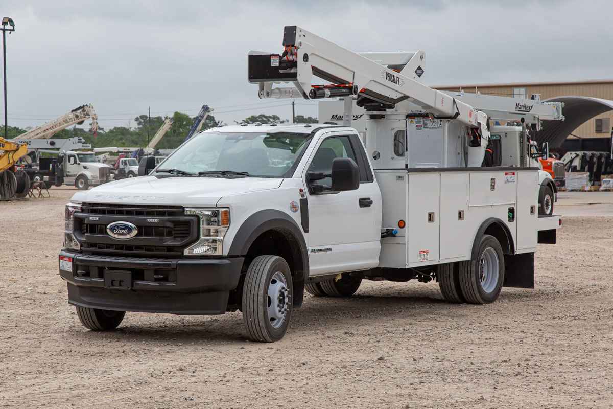 2022 Versalift SST-40-EIH