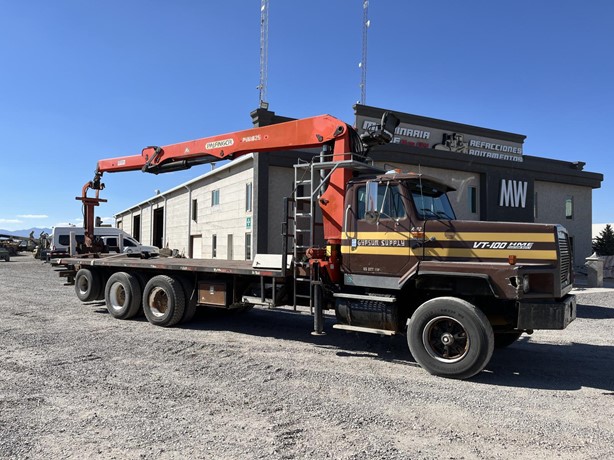 2001 PALFINGER PW325 MOUNTED ON 2001 HME VT100