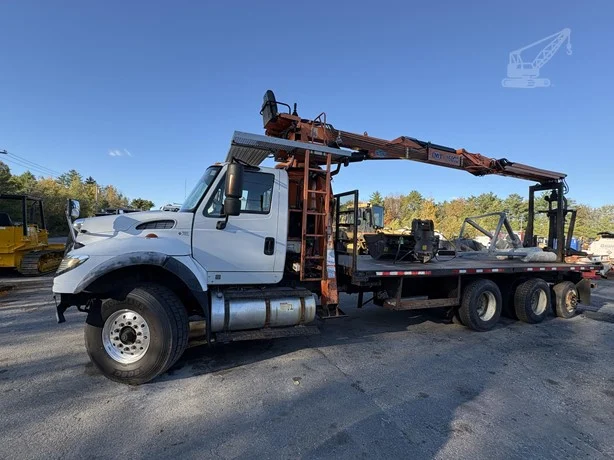 2000 IMT 16000 MOUNTED ON 2000 INTERNATIONAL WORKSTAR 7600