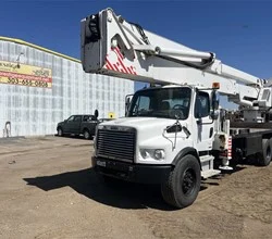 2005 CONDOR CTA104I MOUNTED ON 2005 FREIGHTLINER BUSINESS CLASS M2 100