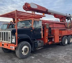 1993 Altec AM855-E88 MOUNTED ON 1994 INTERNATIONAL SF2574