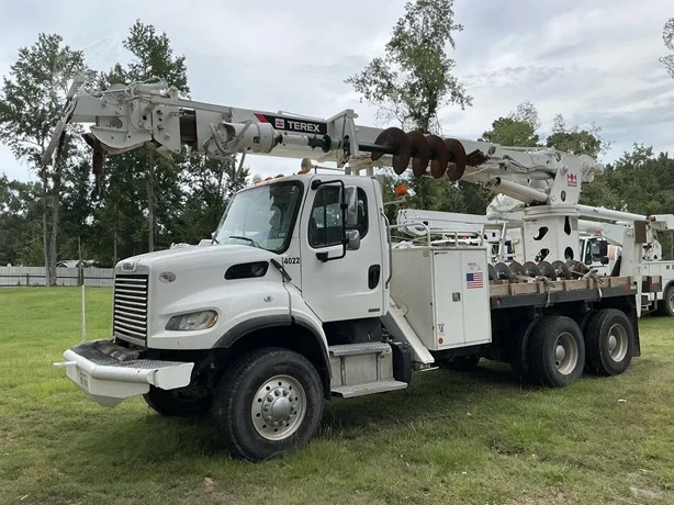 2011 Terex COMMANDER 6060 MOUNTED ON 2012 FREIGHTLINER BUSINESS CLASS M2 106