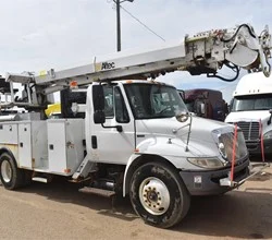 2012 ALTEC DM47T MOUNTED ON 2012 INTERNATIONAL DURASTAR 4300