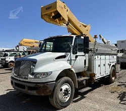 2010 Versalift VO50I MOUNTED ON 2010 INTERNATIONAL DURASTAR 4400