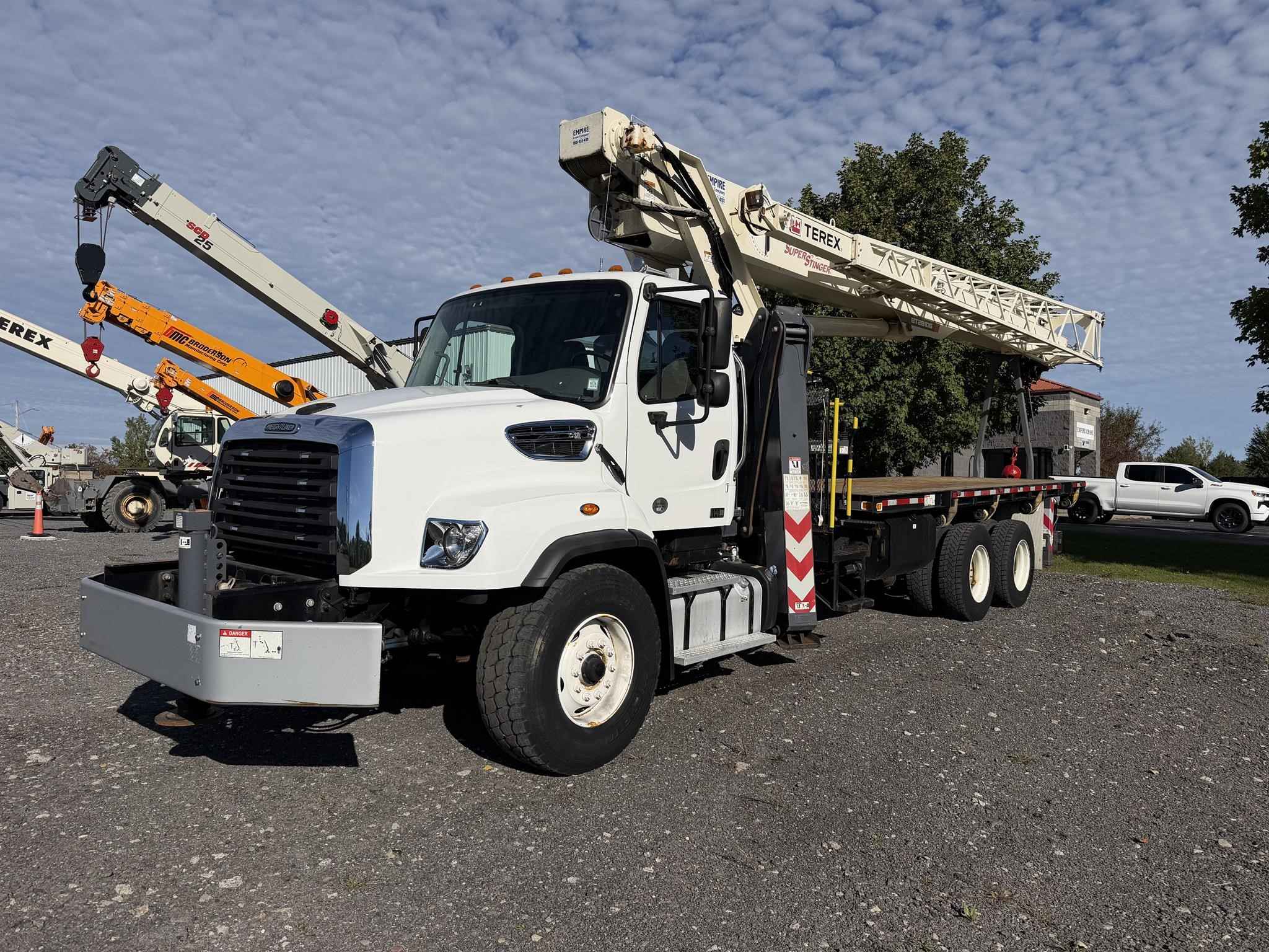 2016 Terex BT28106