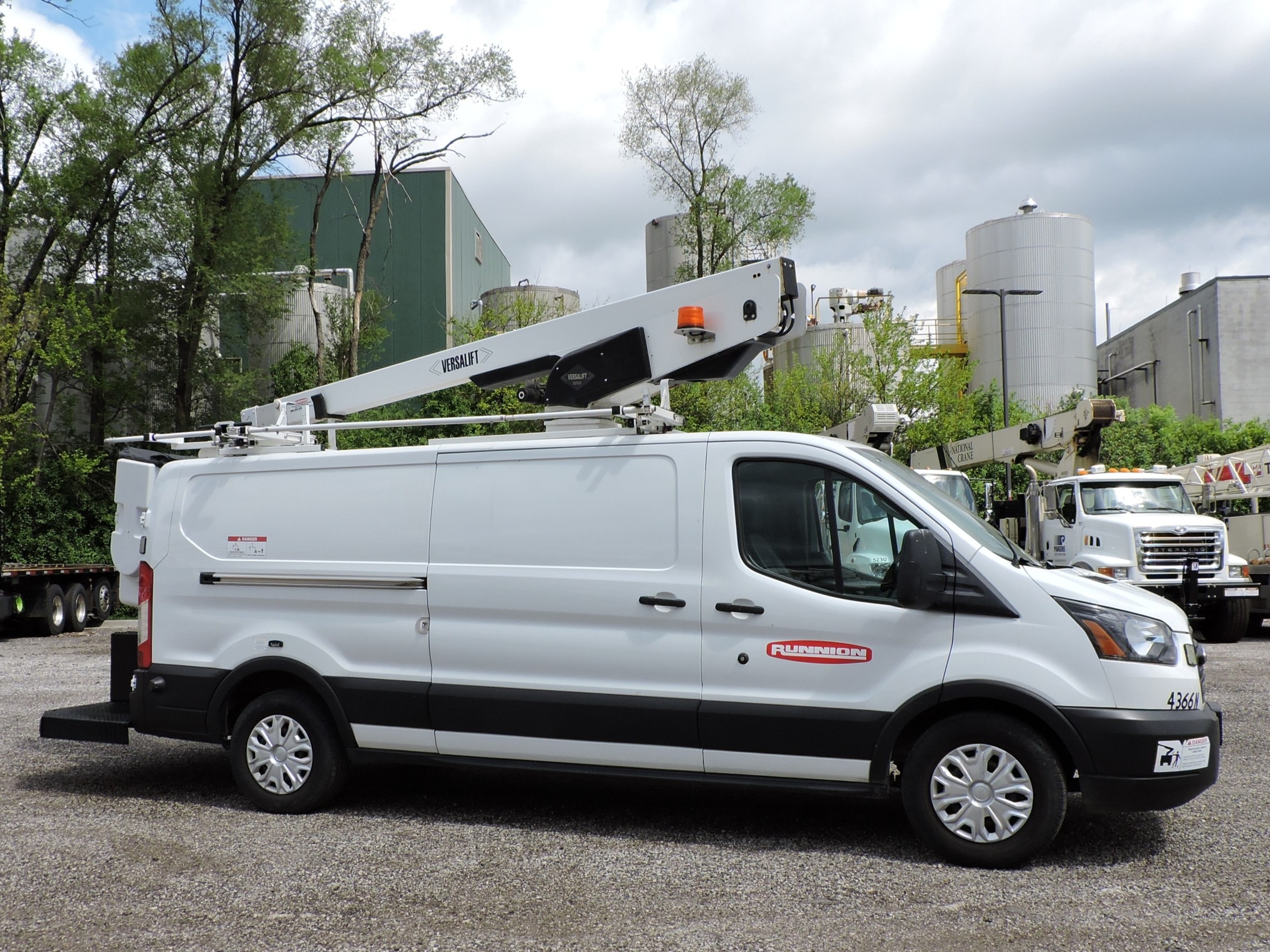 2019 Versalift Vantel-29-NE