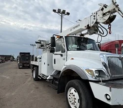 2006 Terex COMMANDER 4047 MOUNTED ON 2006 INTERNATIONAL WORKSTAR 7300