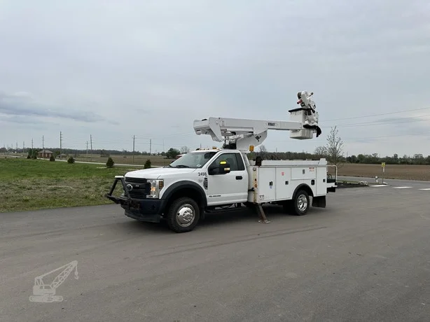 2018 VERSALIFT VST40I MOUNTED ON 2018 FORD F550 SD