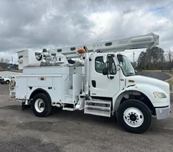 2008 Altec L42M MOUNTED ON 2008 FREIGHTLINER BUSINESS CLASS M2 106