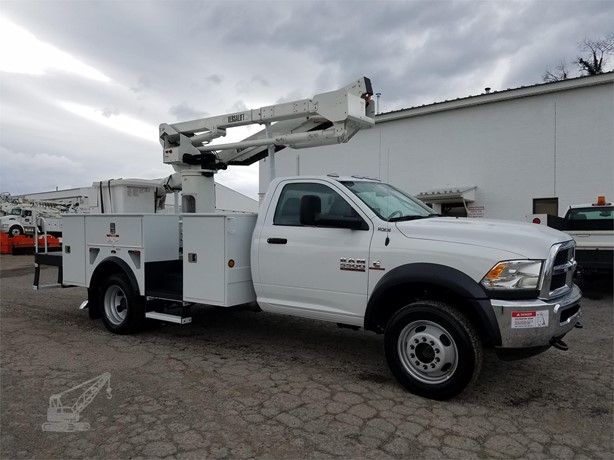 2016 Versalift SST40EIH MOUNTED ON 2016 DODGE RAM 5500 Bucket Trucks / Service Trucks for Rent