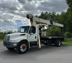 2004 NATIONAL 500E MOUNTED ON 2004 INTERNATIONAL DURASTAR 4300