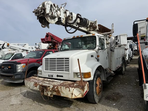 1998 ALTEC D945B MOUNTED ON 1998 INTERNATIONAL 4700