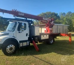 2017 Elliott L60R MOUNTED ON FREIGHTLINER BUSINESS CLASS M2 106