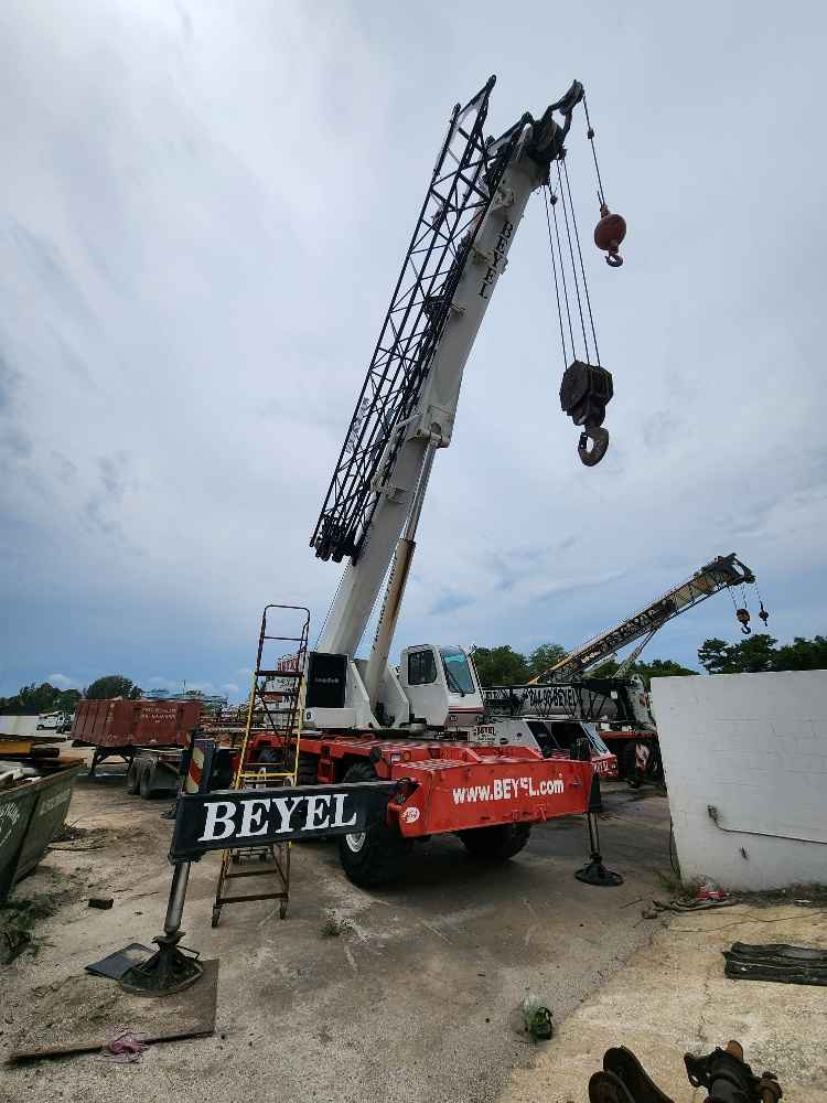 2011 Link-Belt RTC-80130 II