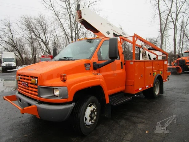 2009 VERSALIFT SST40EIH MOUNTED ON 2009 GMC TOPKICK C4500